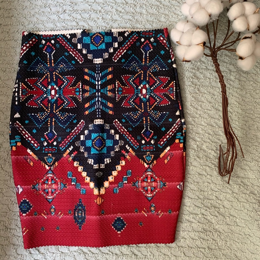 ‼️SOLD‼️NWOT Aztec print pencil skirt
